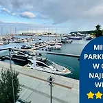 Faltom 12 Yacht Park Premium Sea View Parking * غدينيا