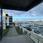 Faltom 12 Yacht Park Premium Sea View Parking * غدينيا