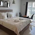 Faltom 12 Yacht Park Premium Sea View Parking Apartmán *