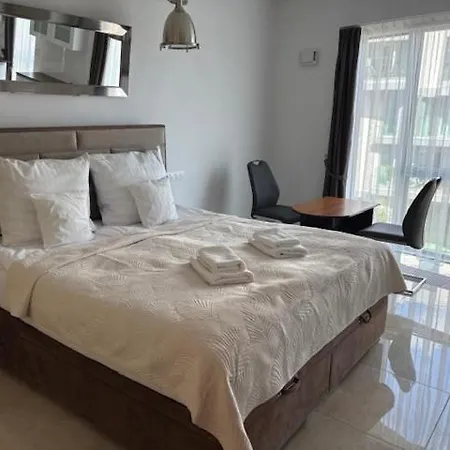 Faltom 12 Yacht Park Premium Sea View Parking Апартаменты *