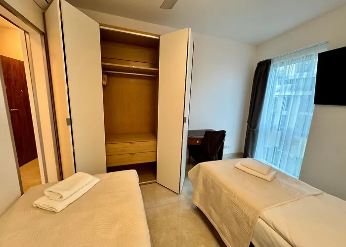 Faltom 12 Yacht Park Premium Sea View *